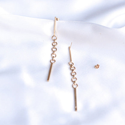 long gold earrings with chain and bar • 14ct gold plated