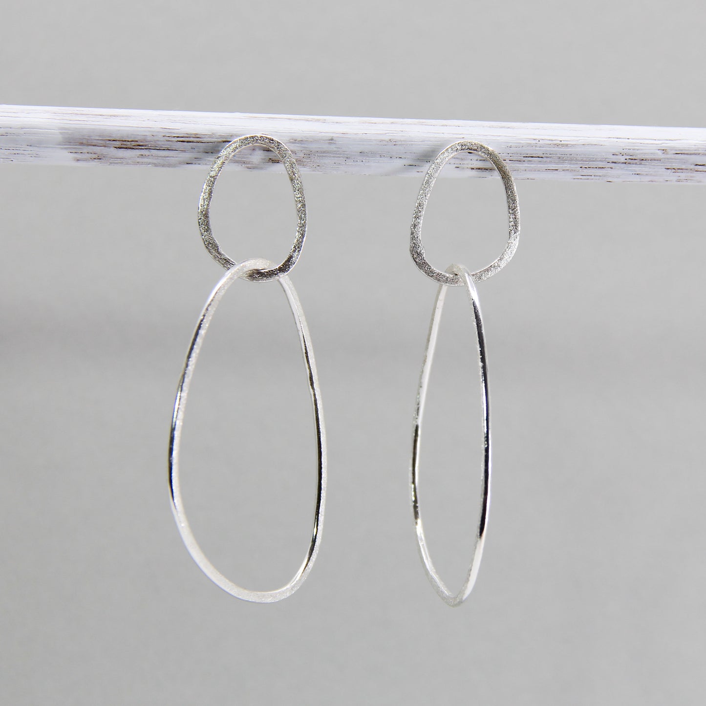 long minimalist dangly earrings in 925 sterling silver with organic shapes, ca. 65mm drop length