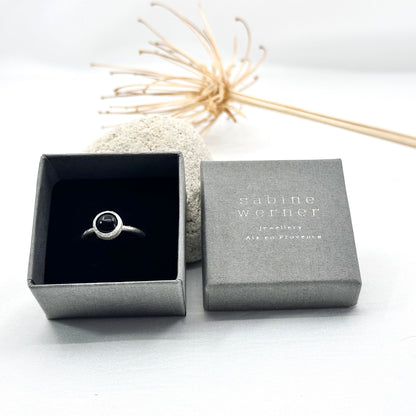 simple silver ring with 8mm round onyx