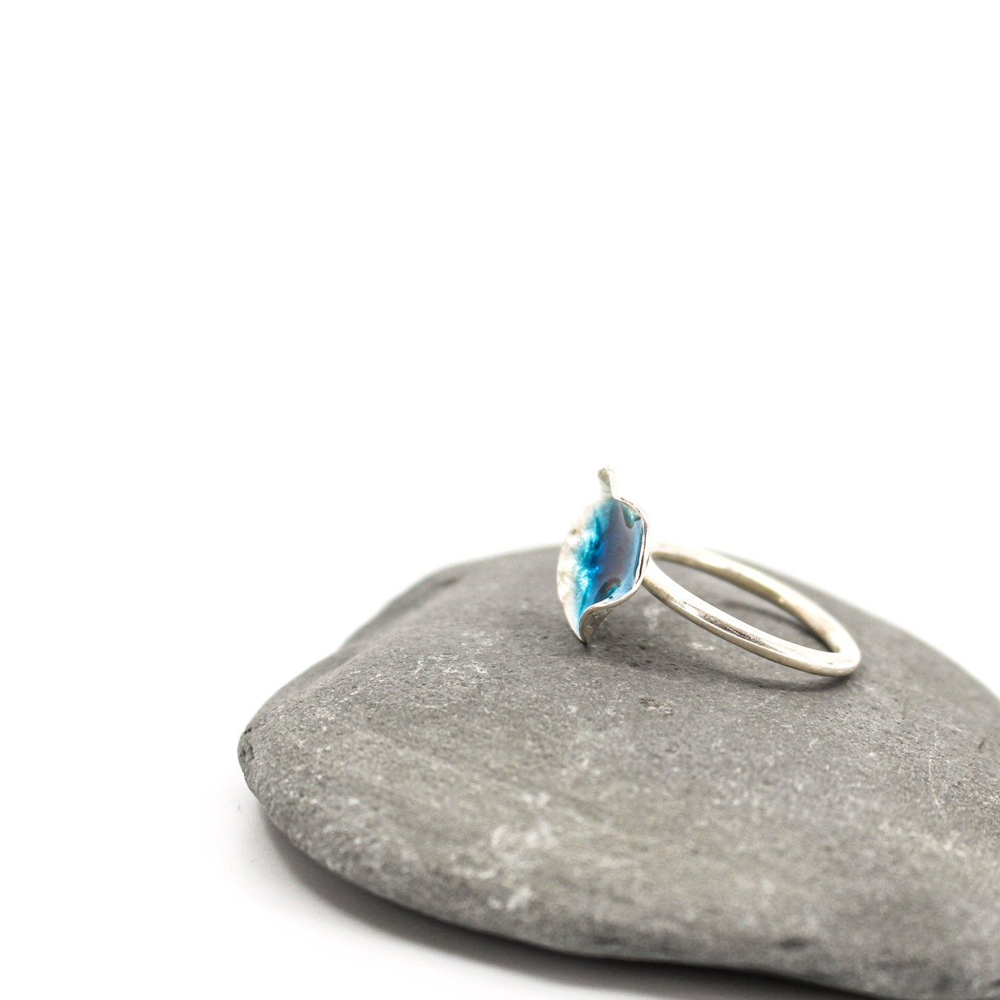 minimalist blue ring in 925 eco sterling silver coated with ocean blue resin