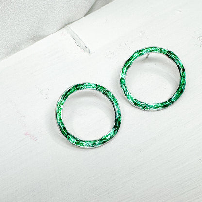 emerald green circle stud earrings