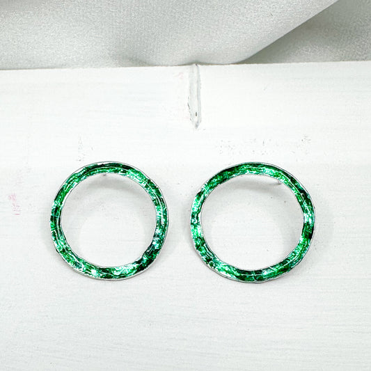 emerald green circle stud earrings