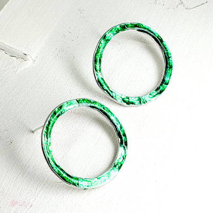 emerald green circle stud earrings