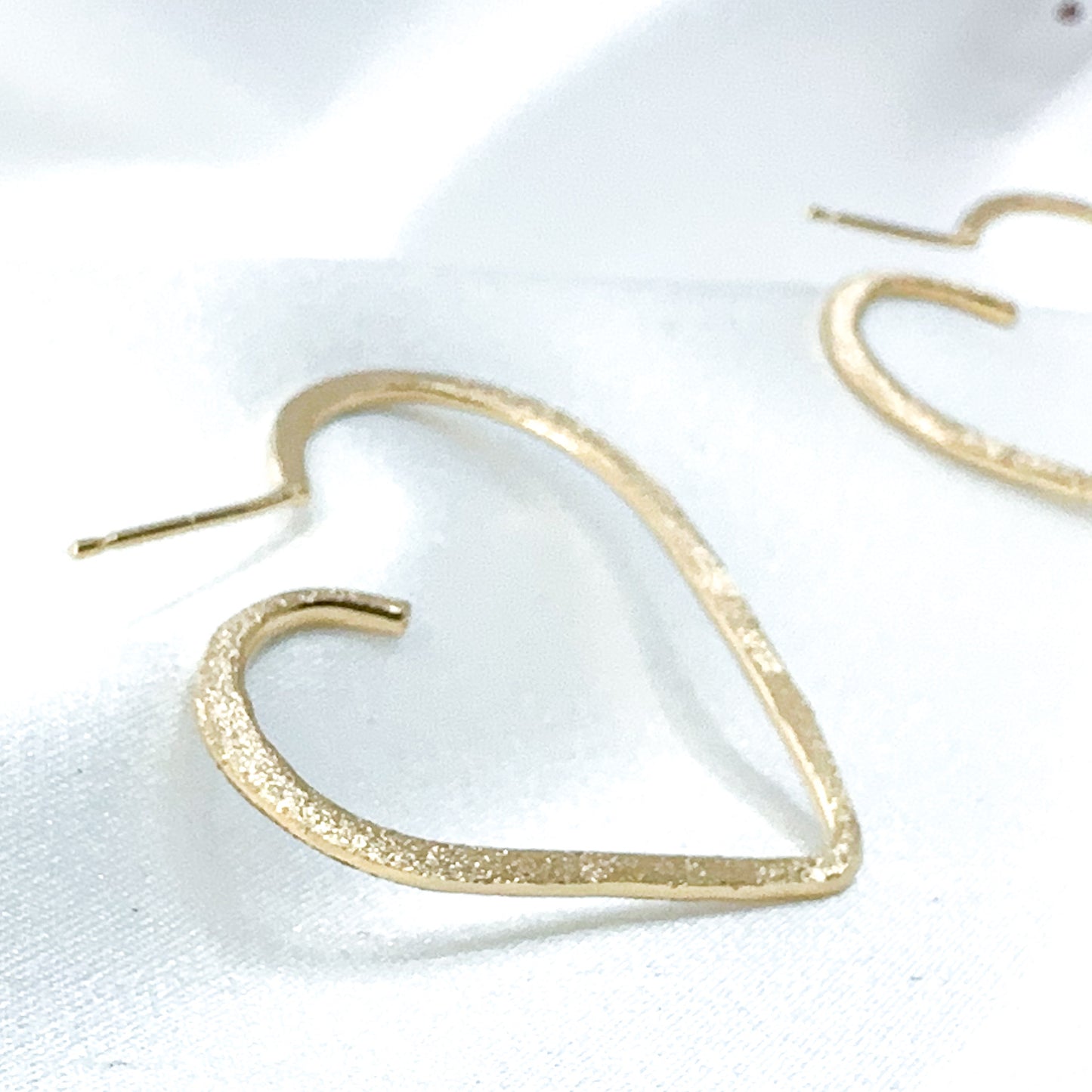 simple gold plated heart stud earrings 35mm