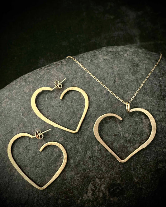 Gold-plated open heart jewellery set with necklace and stud earrings in 925 sterling silver