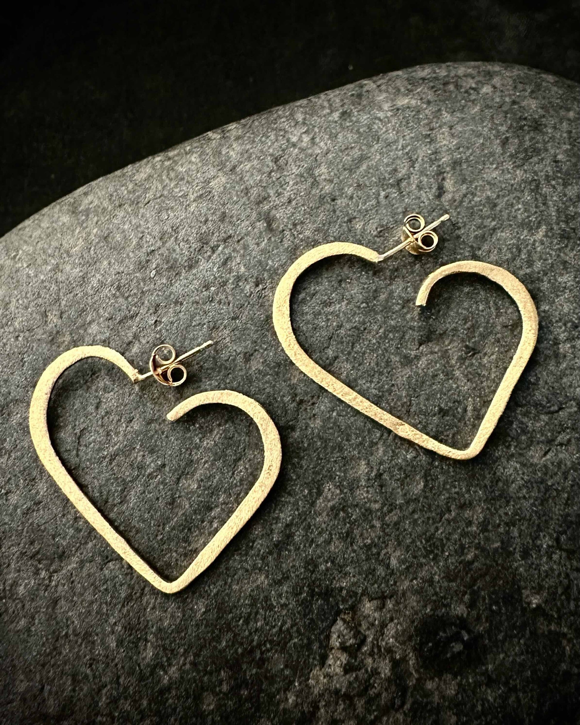 Gold-plated open heart stud earrings in 925 sterling silver, minimalist handmade jewellery