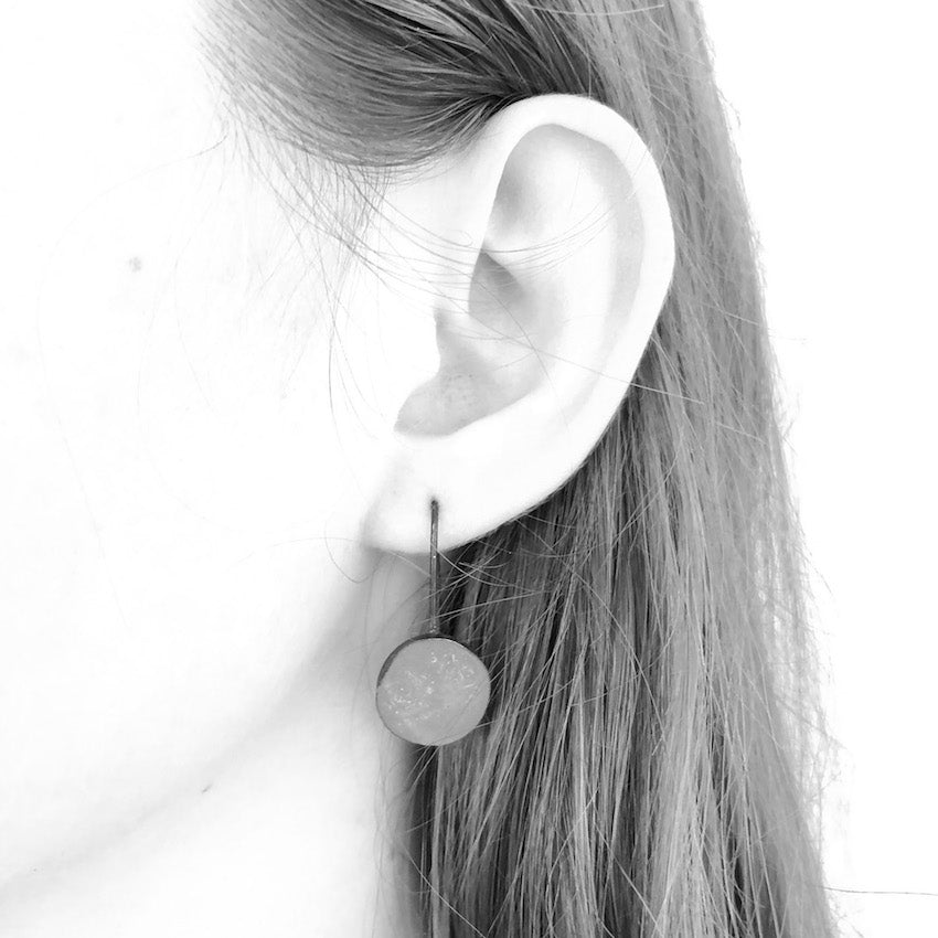 short minimalist grey dangly earrings in oxidised sterling silver and resin