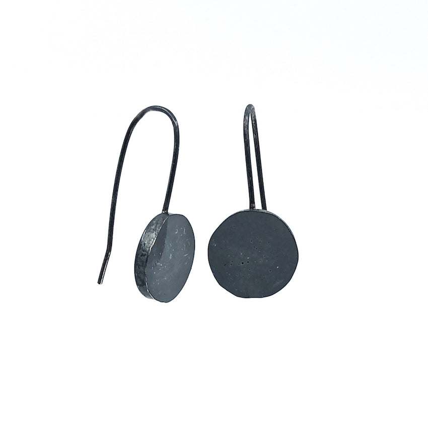 short minimalist grey dangly earrings in oxidised sterling silver and resin