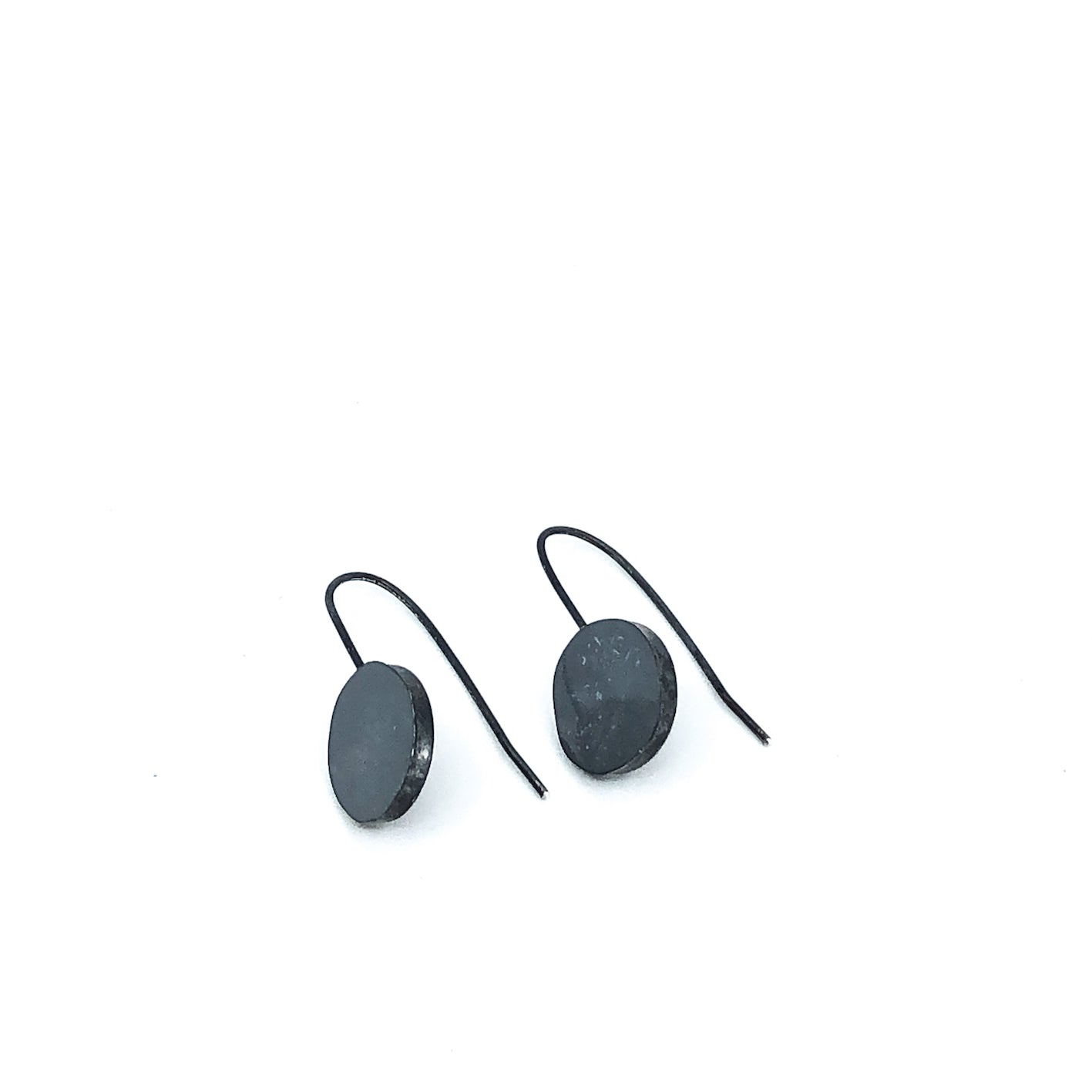 short minimalist grey dangly earrings in oxidised sterling silver and resin