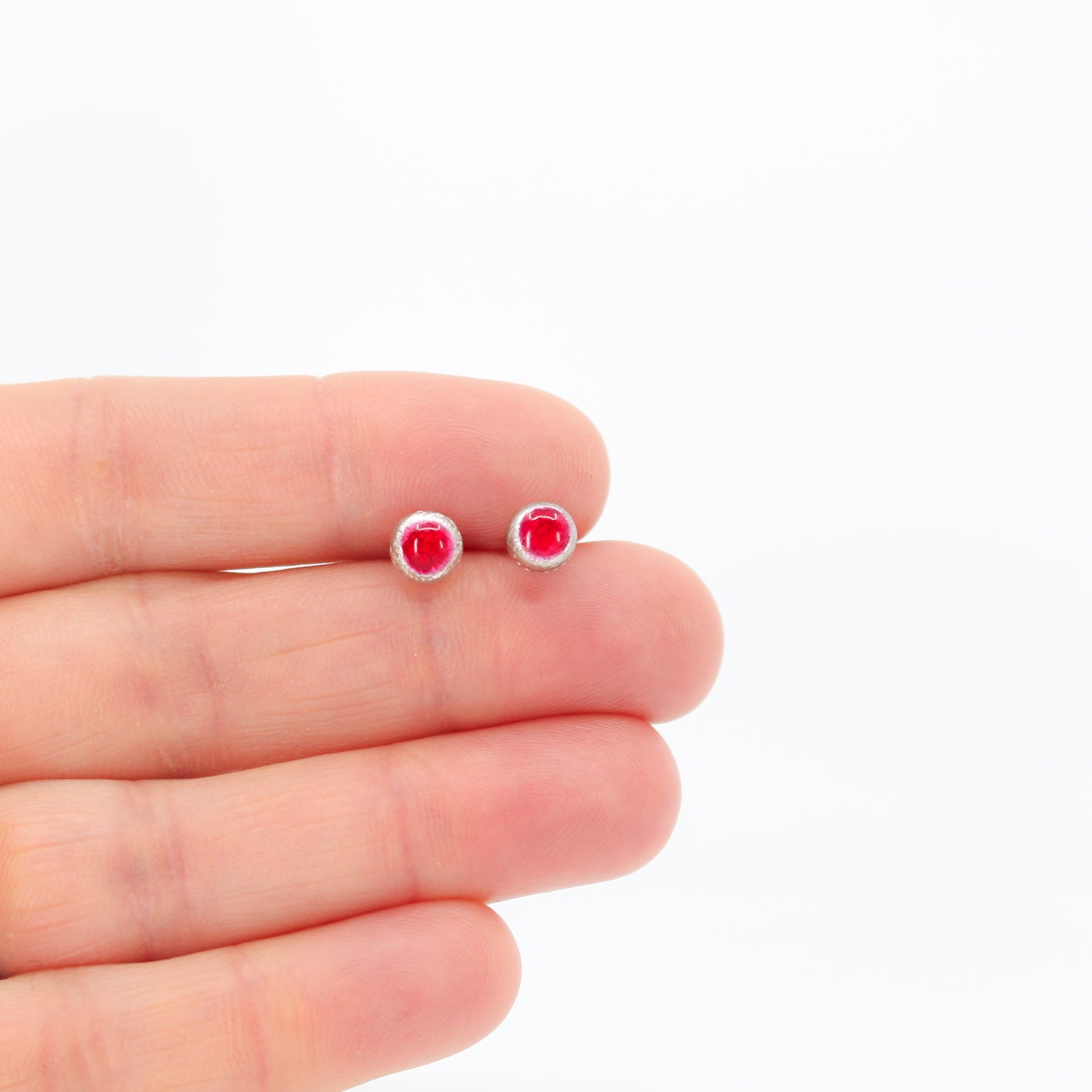 red round small studs in 925 eco sterling silver • resin filled