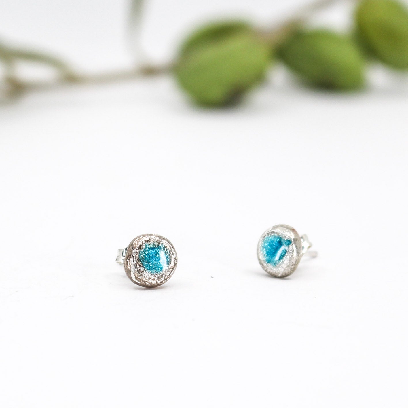 turquoise round small silver stud earrings • resin filled • handmade in France