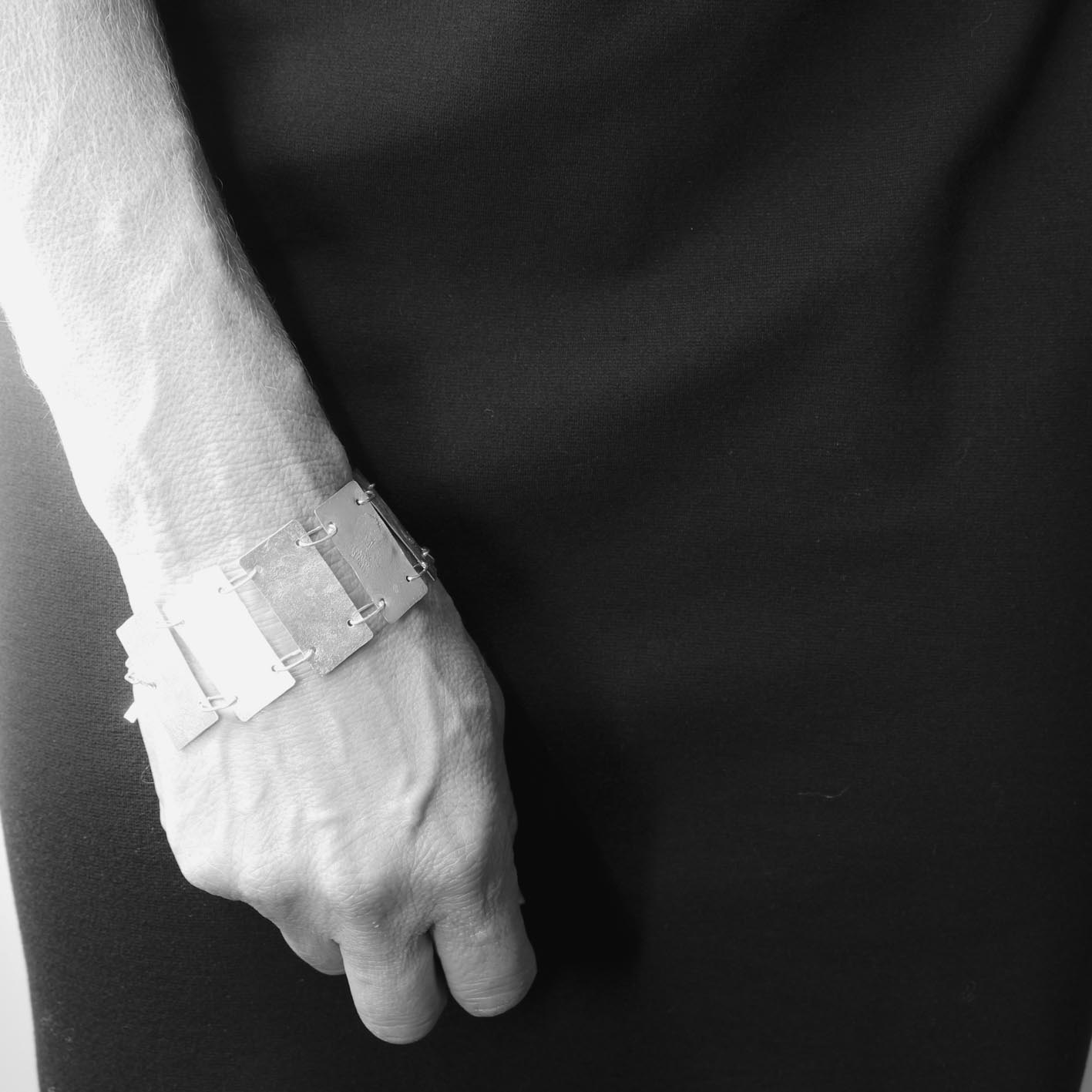minimalist sterling silver bracelet • hammered rectangular elements • handmade in France