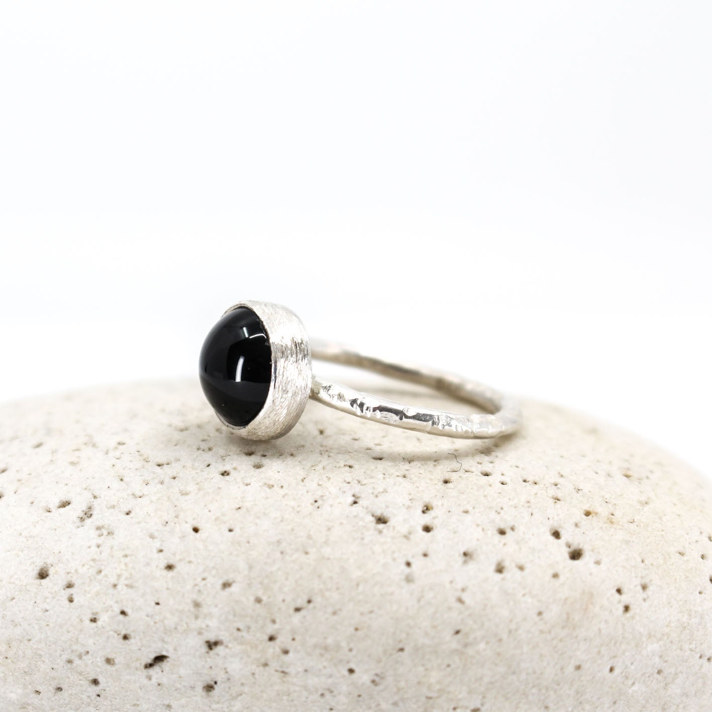 black onyx silver ring with textured round 925 eco sterling silver band • 10 mm onyx