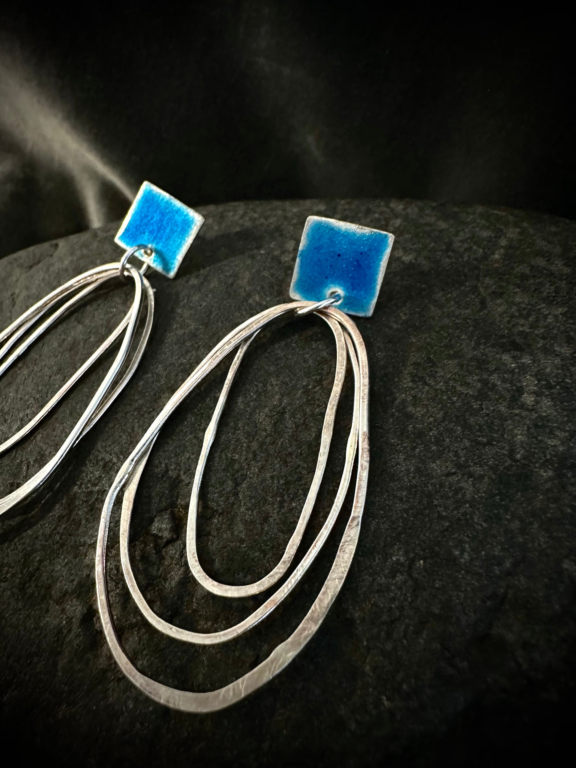 sculptural-silver-hoop-earrings-resin-detail.jpg